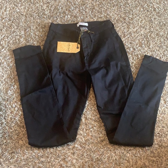 Vibrant Denim - Brand new Jeans